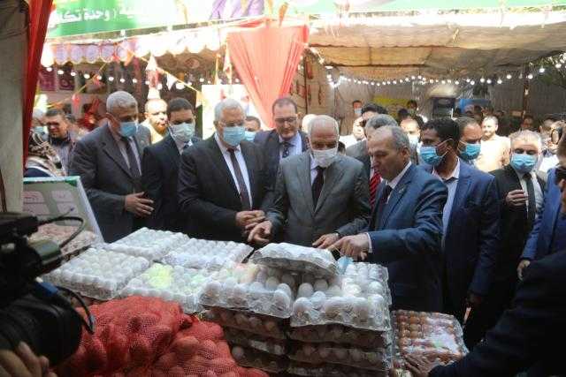 وزير الزراعة يفتتح معرض السلع الغذائية بحديقة الأورمان