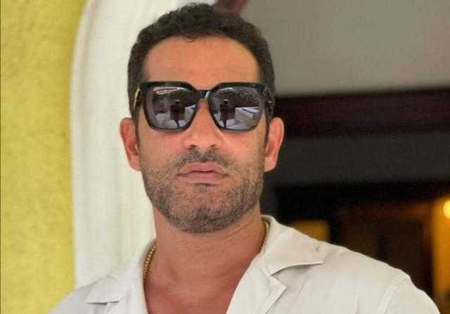 شاهد.. أحدث ظهور لـ عمرو سعد برفقة أسماء أبو اليزيد من كواليس «توبة»