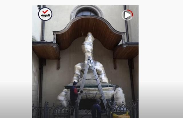 الأوكرانيون يلجأون لحماية آثارهم من القصف الروسي بهذه الحيلة «فيديو»