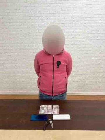 ضبط مسجل خطر لقيامه بسرقة طالبين بالإكراه في الخليفة