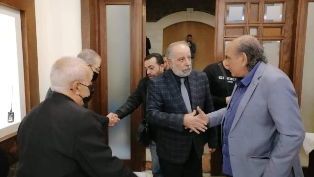 «منير مكرم وإسماعيل مختار أبرز الحضور».. توافد نجوم الفن على عزاء عهدي صادق