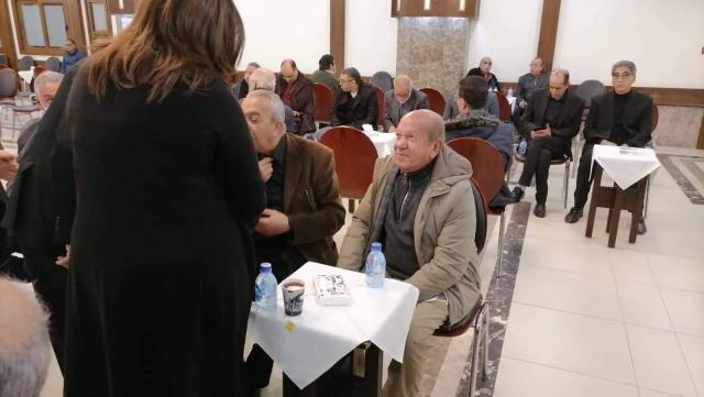 ظهور مفاجئ لـ لطفي لبيب فى عزاء عهدى صادق «صور»