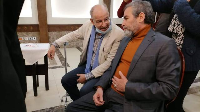 أحمد عبد العزيز في عزاء عهدي صادق بكنيسة مارمرقس «صور»