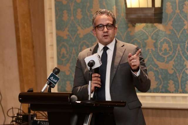 وزير السياحة والآثار