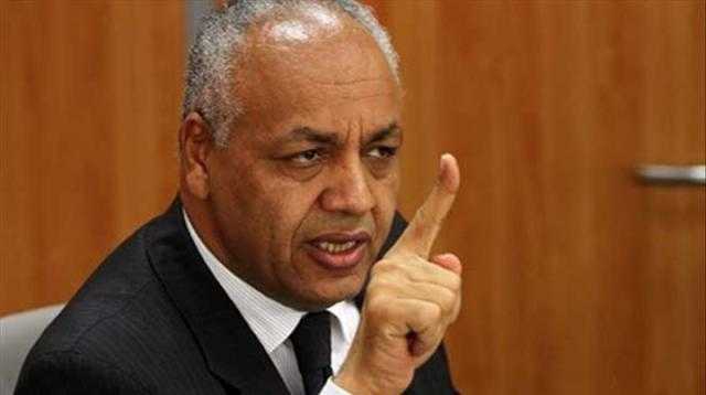 مصطفى بكري: «متلعبوش بالنار»