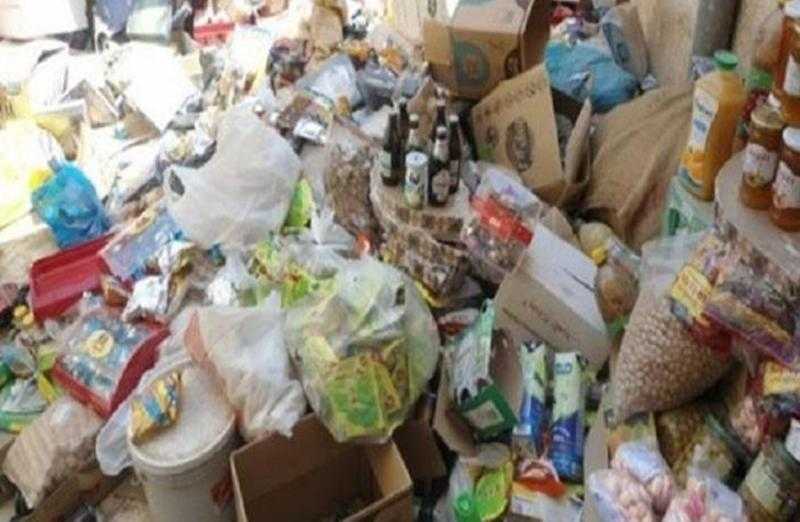 ضبط 4976 طن سلع مجهولة المصدر بالبحر الأحمر