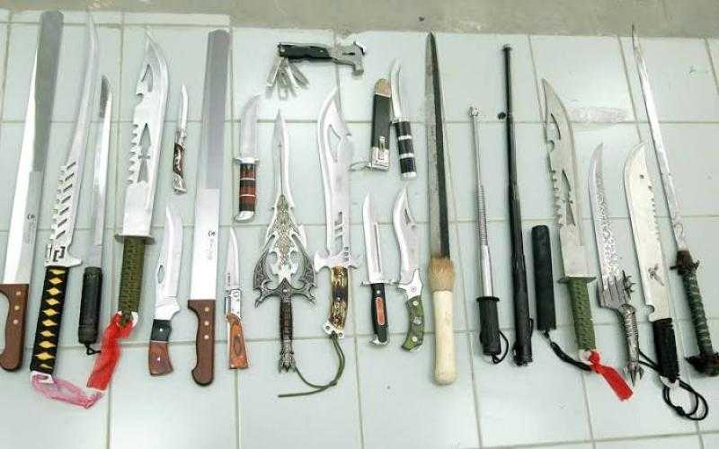 ضبط 1430 قطعة سلاح أبيض وورشة لتصنيع الأسلحة النارية