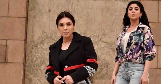 كارولين عزمي تواصل تصوير «ملف سري» برفقة دينا.. صور