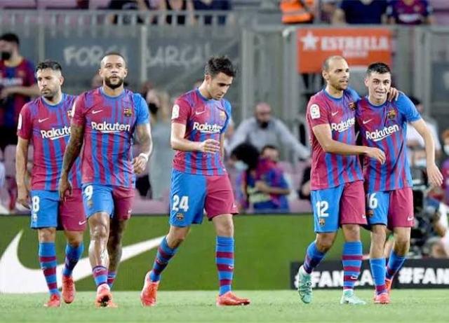 التشكيل الرسمي لموقعة برشلونة وإشبيلية