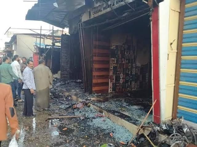 السيطرة على حريق داخل محل ملابس بالعياط