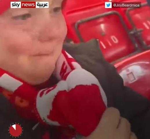 شاهد.. ردة فعل طفل إيرلندي عندما رأى نجمه المفضل محمد صلاح