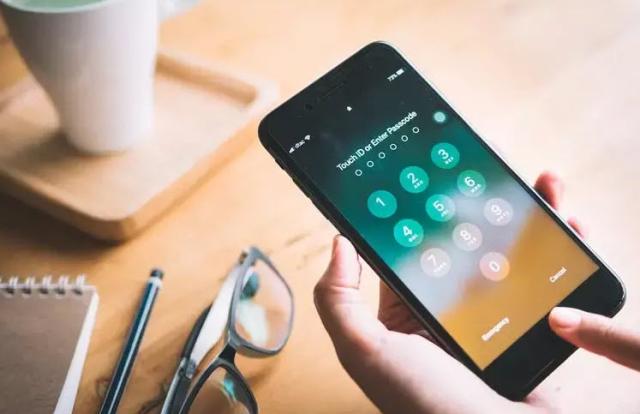 إعادة تعيين ID كلمة مرور iPhone أو iPad
