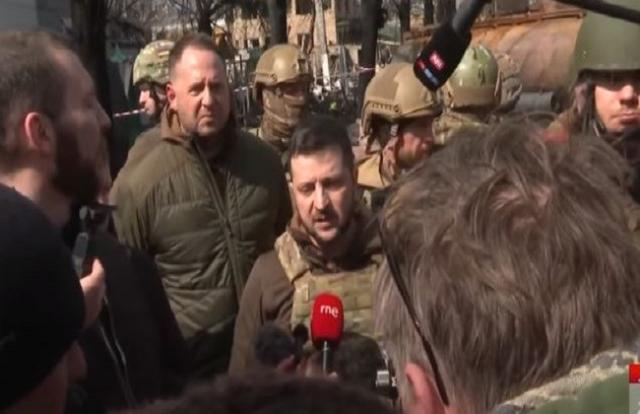 الرئيس الأوكراني يتفقد مدينة «بوتشا» المنكوبة «فيديو»