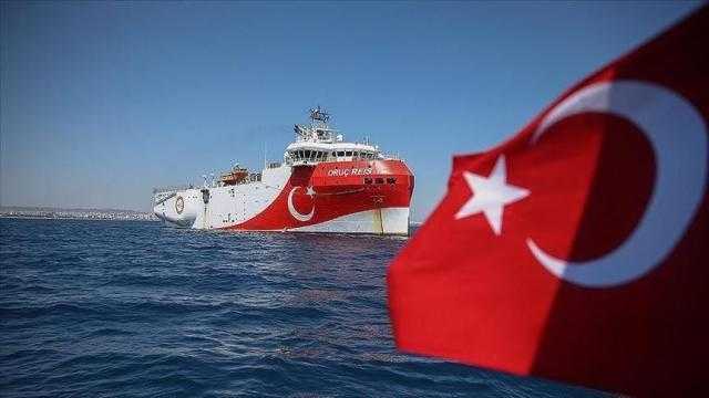 غرق سفينة تركية في ميناء ماريوبول جراء القصف الروسي