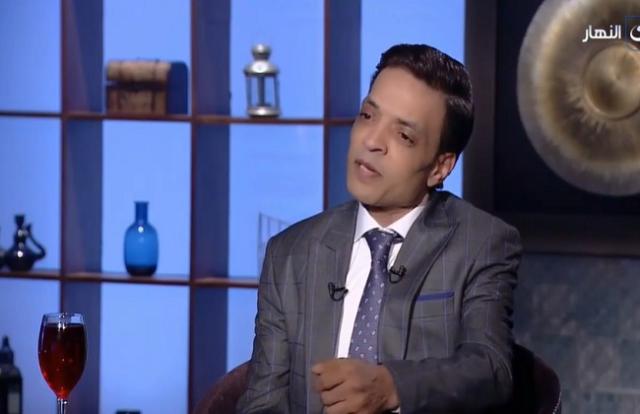 طارق الشيخ يكشف تفاصيل تعرضه لانهيار عصبي: «كسرت كل حاجة في الشقة» فيديو