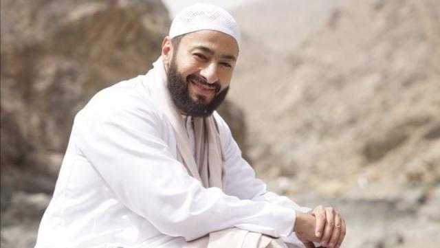 حماده هلال يشوق جمهوره لأحداث «المداح»