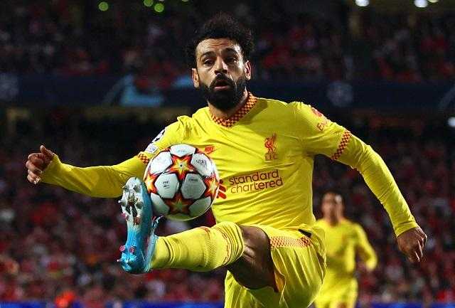 محمد صلاح يحتفل بفوز ليفربول على بنفيكا