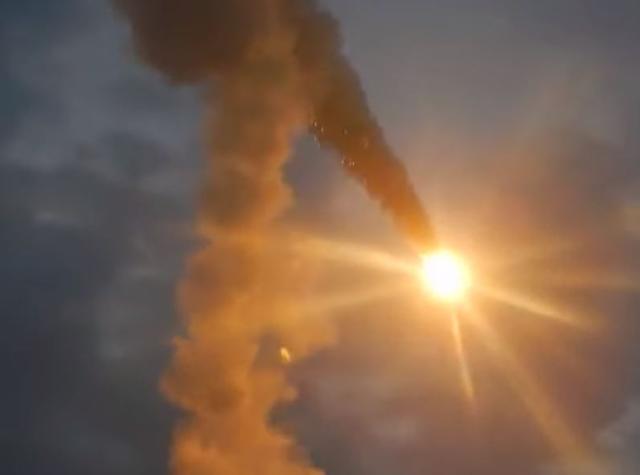 شاهد.. لحظة ضرب روسيا البنية التحتية العسكرية لأوكرانيا