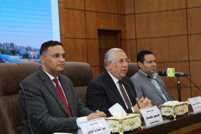 وزير الزراعة: نستورد القمح من 21 دولة