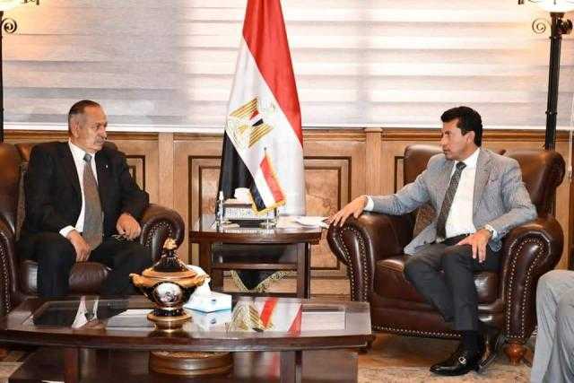 وزير الرياضة يبحث استعدادات استضافة مصر لبطولة الأمم الإفريقية لكرة اليد 2022 و 2024