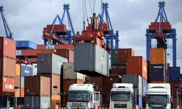 عمرو السمدوني: «دفع رسوم تفريغ الحاويات بالدولار يزيد أعباء المستوردين»