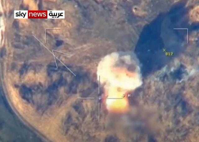 شاهد.. لحظة تدمير القوات الروسية مستودع ذخيرة في قاعدة جوية أوكرانية