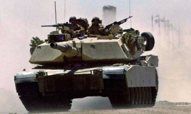 شاهد.. لحظة تدمير دبابة تابعة للقوات الأوكرانية