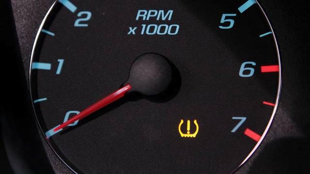 أسباب تلف حساس الإطارات TPMS