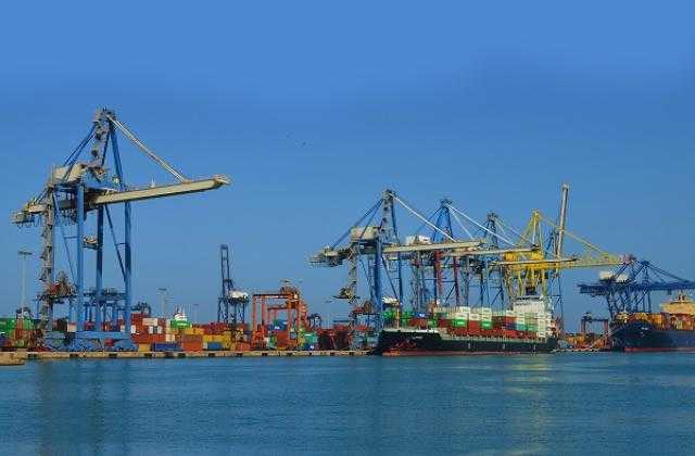 العوائد الاقتصادية للتعامل مع شركات تداول الحاويات بالجنيه.. تعرف عليها