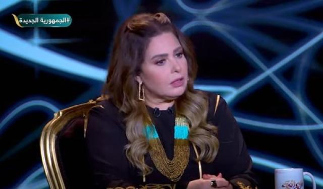 رد غير متوقع من «صابرين» على رؤية صورتها بالحجاب- فيديو