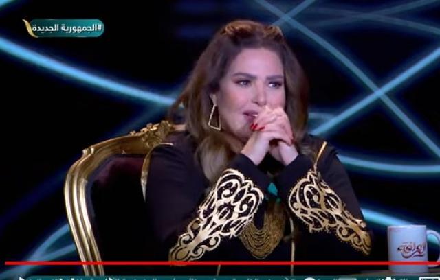 «أنا متسابش».. صابرين تكشف حقيقة طلاقها بعد سفر زوجها لأمريكا