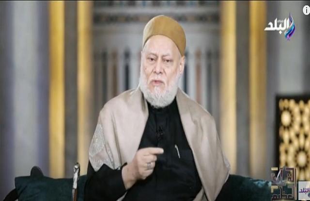 علي جمعة يكشف خطورة اكتناز الذهب والفضة «فيديو»