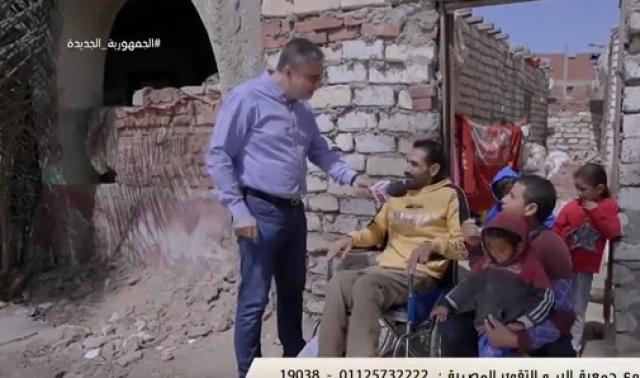 «الليثي» يدعم شابًا بمبلغ مالي: بنوصل لناس ميقدروش يوصلوا للإعلام- فيديو