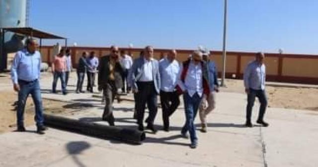 مسئولو الإسكان يتفقدون عددا من المشروعات بالعاشر من رمضان وبدر