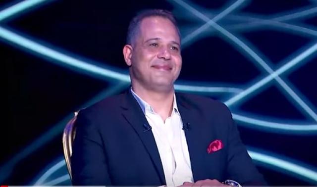 كنت على علاقة بست بتصرف عليك.. رد فعل غير متوقع من مصطفى درويش  «فيديو»