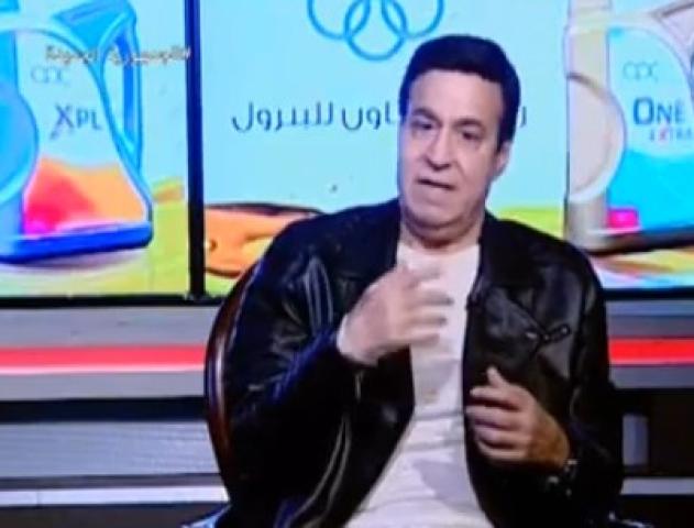 حلمي عبدالباقي باكيا: مكنتش بطلب من أمي وأبويا حاجة «فيديو»