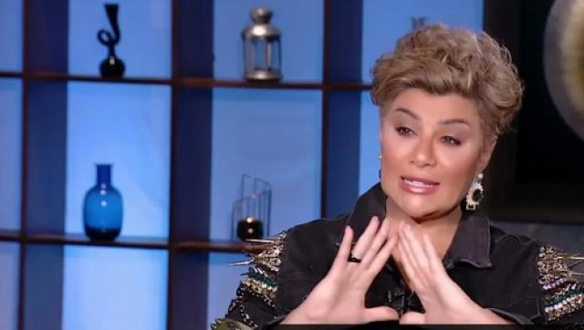 مفيدة شيحة: «بعيش حالة حب جديدة بعد خيانة زوجي» - فيديو