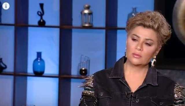 شاهد.. والد «مفيدة شيحة» يُدخلها في نوبة بكاء على الهواء