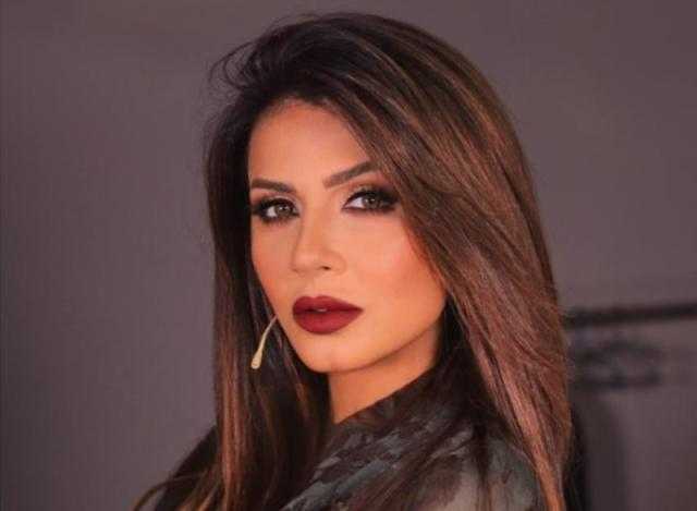 «سواق تريلا».. رامز جلال يسخر من ملابس نجلاء بدر المحتشمة