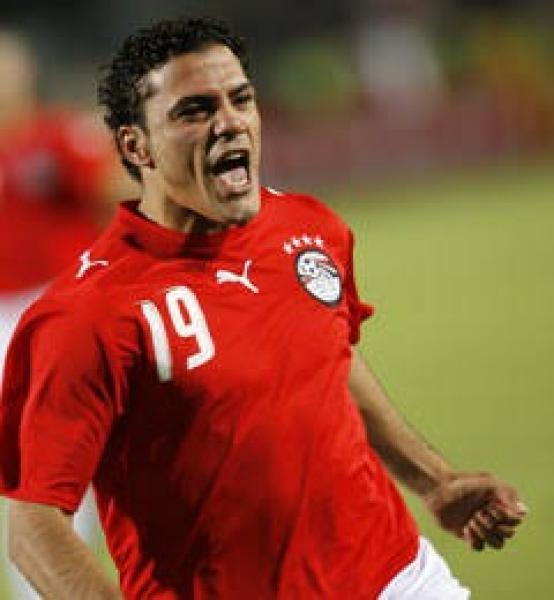 عمرو زكي