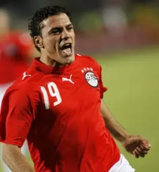 عمرو زكي