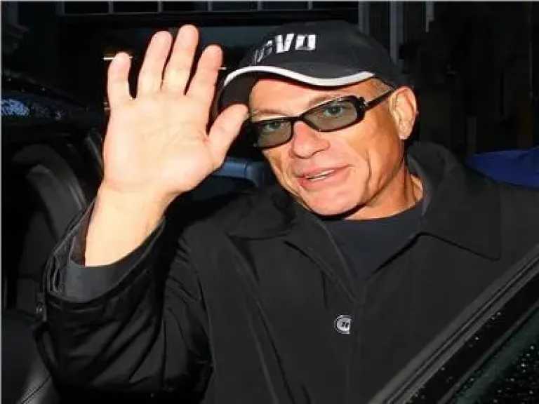 27 يوليو استئناف مدير أعمال النجم العالمي فان دام على تغريمه 20 ألف جنيه