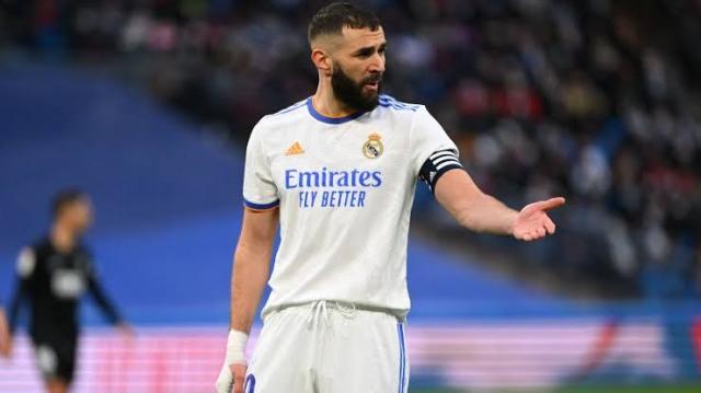 بنزيما يستعد لمواجهة إشبيلية في الدوري