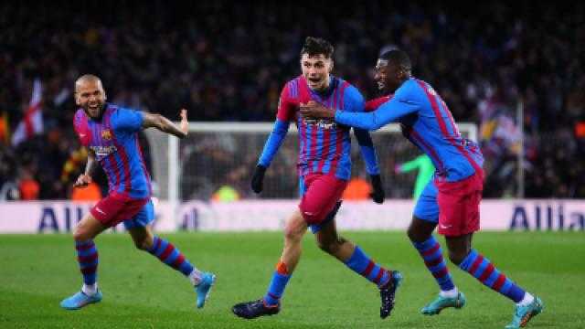 المصائب لا تأتي فرادى.. برشلونة يُعلن إصابة نجم الفريق