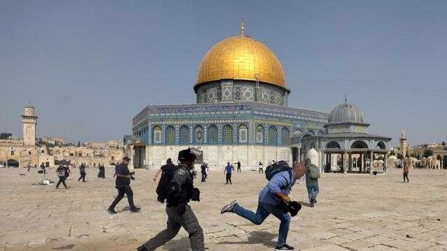 «التعاون الإسلامي» تدين الاعتداء الإسرائيلي على المسجد الأقصى