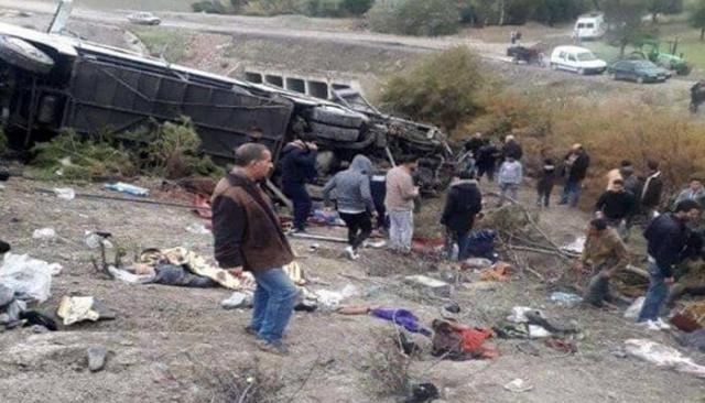 مصرع 35 شخصا جراء سقوط حافلة في زيمبابوي