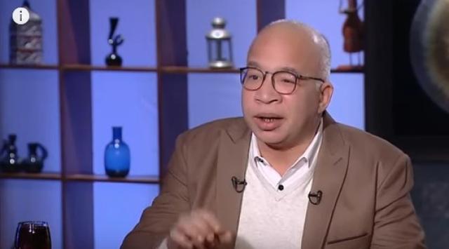 شريف الدسوقي: بشتغل بالعكاز والكرسي المتحرك بعد بتر قدمي  «فيديو»