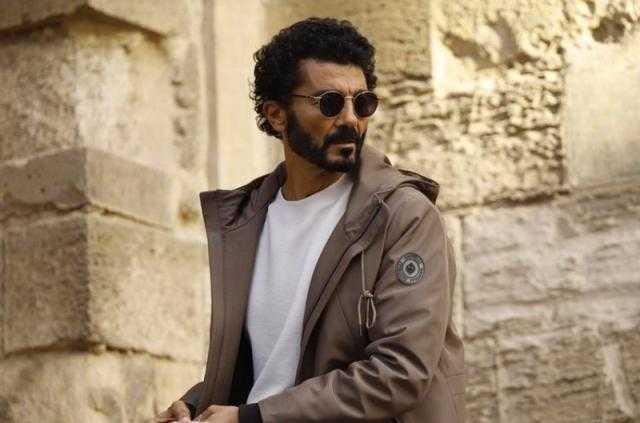 شاهد.. خالد النبوي يواصل تصوير مشاهده في «راجعين يا هوى»