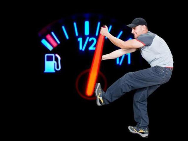 نصائح لتوفير استهلاك البنزين خلال القيادة