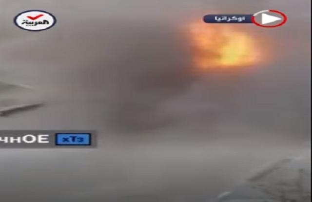 لحظات مرعبة.. أوكرانية تنجو من سقوط قذيفة عليها «فيديو»